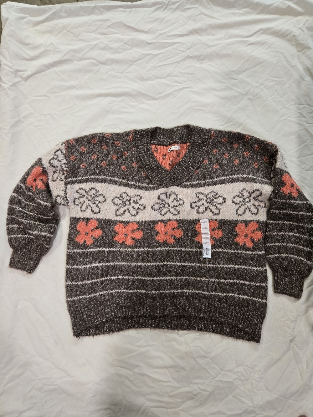 Kohl's Brown V‑Neck Sweater with Coral and Cream Floral Stripes